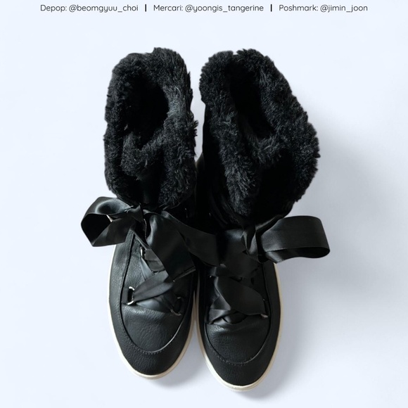 Black fur boots 🖤 - Picture 3 of 3